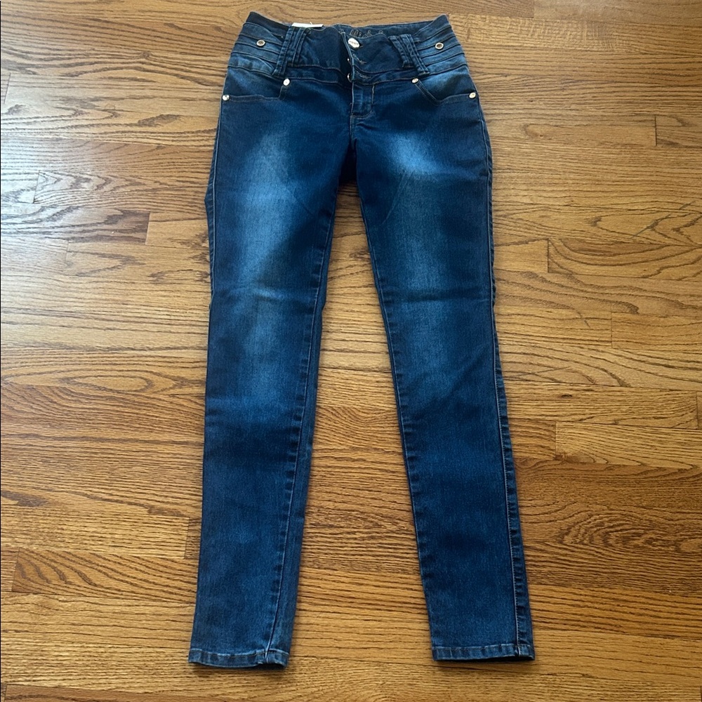 New with tags Mitzi Michel Stylish Jeans Size 3